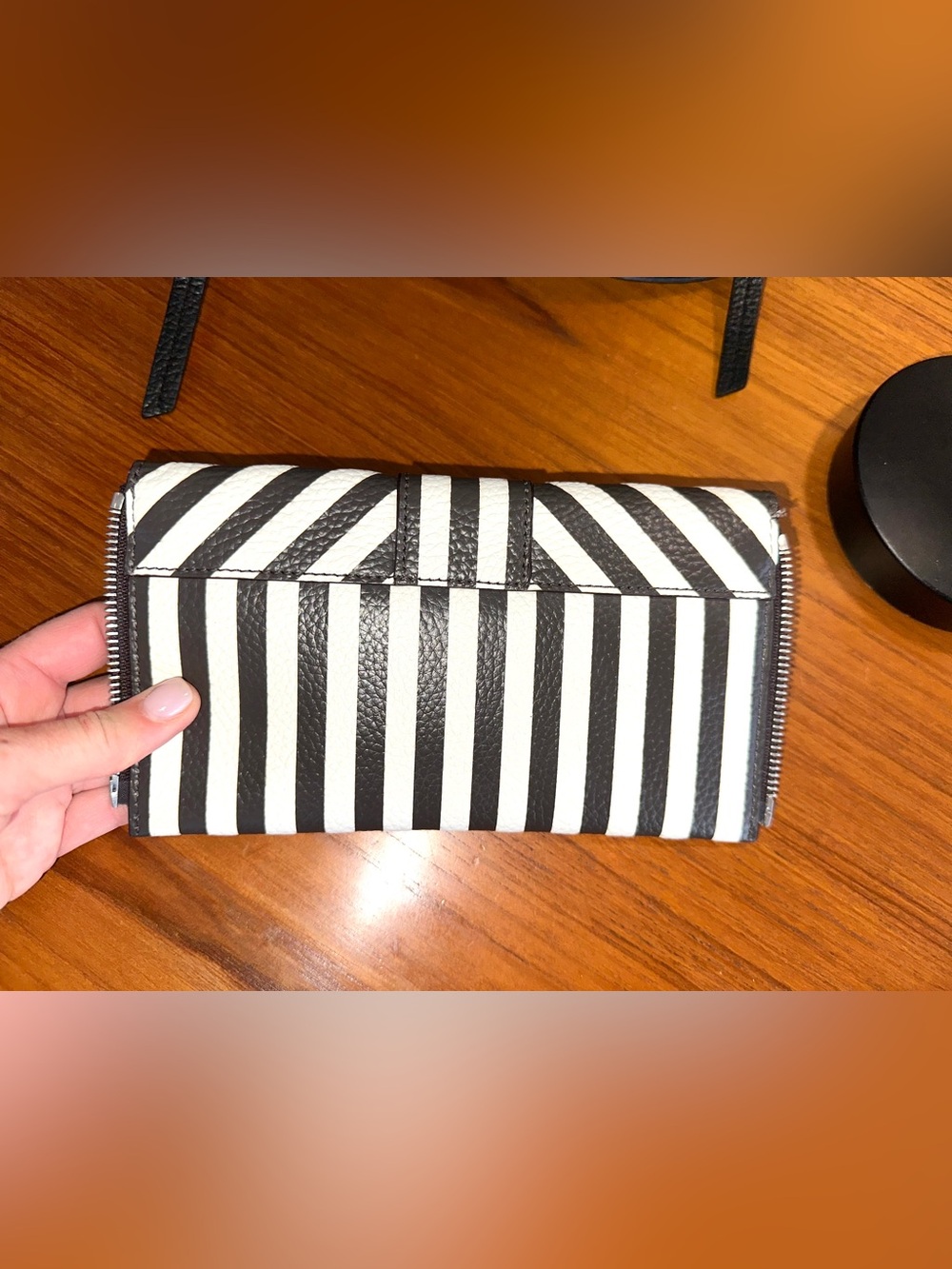 Henri Bendel New York Rivington 2-in-1 Flap Crossbody Bag & Envelope Clutch Set - Picture 8 of 16